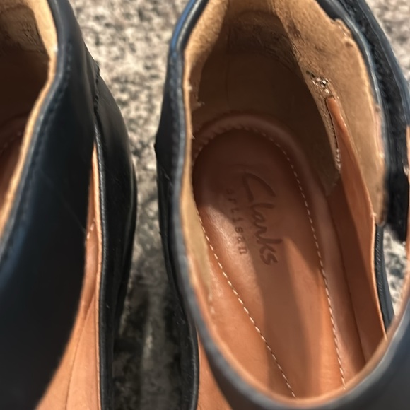 Black leather Clark’s wedge shoes size 7 1/2 - Picture 2 of 4